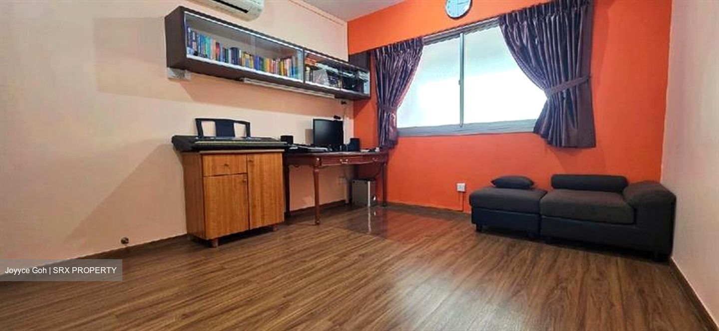 Blk 221 Kovan Green (Hougang), HDB Executive #536351041